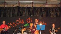 Un concerto della band Isola di Uait