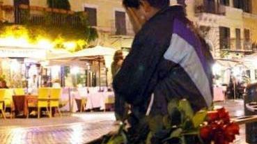 <b>PICCHIATO.</b> Un venditore di rose bengalese è stato aggredito a Marina picchiato anche un carabiniere che stava cercando di individuare l’aggressore