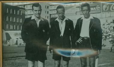 Da sin. Buonomo segnalinee alla stadio di Napoli; con i nipoti Matteo e Niccol&ograve;; con la moglie Rossana Sotto, Aldo e Rossana con i figli Ennio e Antonello, i nipoti Matteo, Niccol&ograve;, Chiara e Francesca, le nuore Fulvia Codecasa e Carla Pardini 