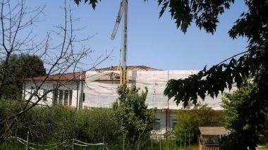 I lavori alle primarie di Marlia e (a destra) di Lammari