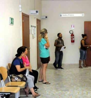 Attese e gran caldo al Distretto di Avenza 
