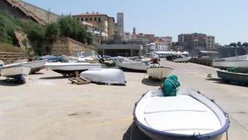 Le ultime barche rimaste sul piazzale d’alaggio