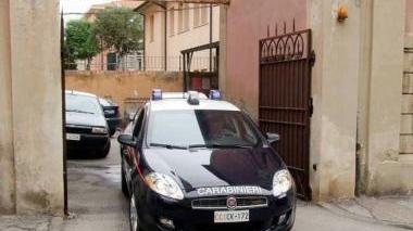Un’auto dei carabinieri
