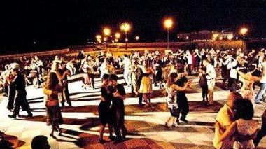 Ballerini di tango e solidarietà per i bambini di Buenos Aires