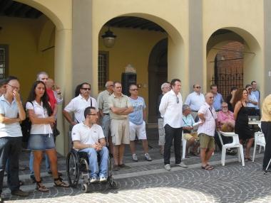 Due momenti della conferenza di Cipolli 