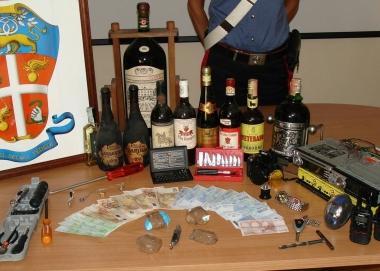 Droga, soldi e refurtiva sequestrati dai carabinieri ai due albanesi 