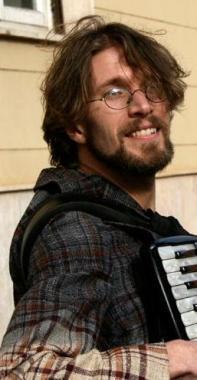 Notte di Montecucco: cena al miele e musica con Emanuele Bocci