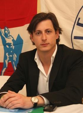 A sinistra Soldi a destra Cenni 