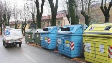 Nuova isola ecologica in piazza Bartolini a Montepiano