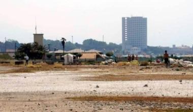 <b>LA ZONA.</b> Larea in cui sorger&agrave; il porto turistico In alto a destra, lassessore Sara Vatteroni dellIdv 