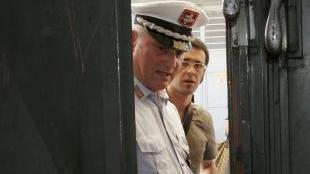 I vigili riaprono un capannone Sopra, Milone in via Bonicoli tra i soppalchi dei cinesi