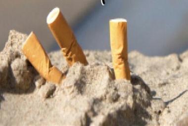 <b>SOS CICCHE </b>Arriva il cenerino contro labitudine di gettare i mozziconi in psiaggia 