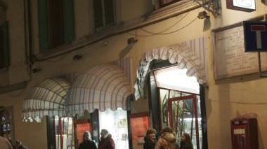 Via Magnolfi teatro della rissa