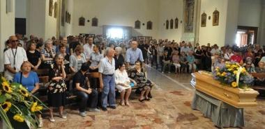 La chiesa del Duomo piena per la funzione religiosa 