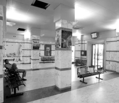 La sala daspetto alla stazione di Pescia 