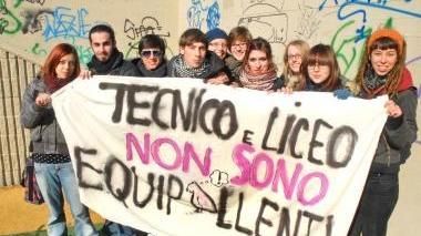 Protesta degli studenti del Pacini per il caso diplomi