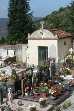 <b>SEPOLTURA.</b> Un cimitero 