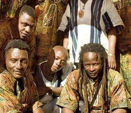 I musicisti del Sierra Leone Refugee All Stars 