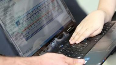 Sono sempre più numerose le truffe on line opera di esperti hackers