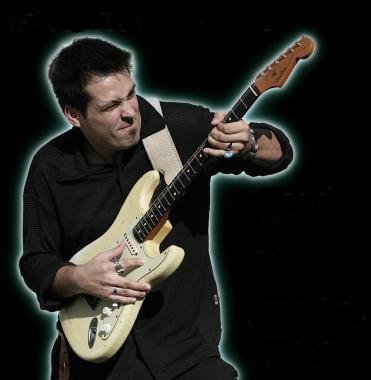 <b>SUL PALCO.</b> Il cantautore e chitarrista Shawn Pittman 