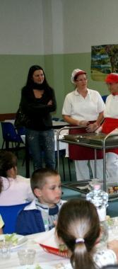 Bambini a mensa e il consigliere Antonio Sichi 