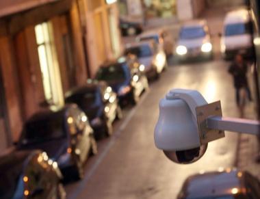 Una delle telecamere che sono nel centro di Pontedera 