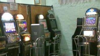 La sala giochi di Querceta dove è avvenuta l’aggressione al titolare