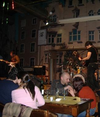 Uno spettacolo a Officina Giovani  