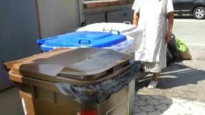 Bidoni per la raccolta differenziata dei rifiuti porta a porta