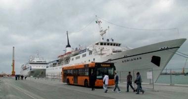Stop alle crociere a Marina di Carrara 