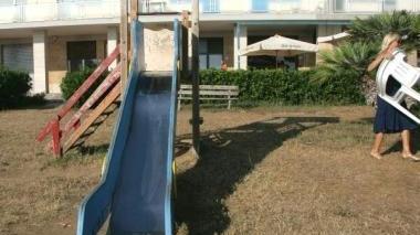 Lo scivolo pericoloso segnalato dai cittadini