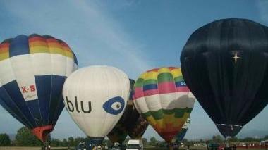 Le colline viste in volo a bordo della mongolfiera