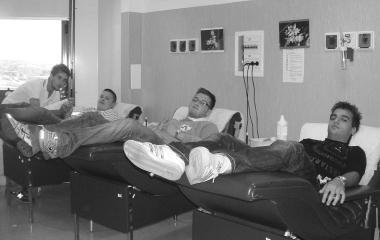 Ragazzi donano sangue 