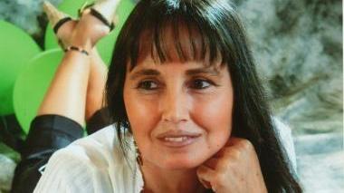 BUON COMPLEANNO Questo messaggio è dedicato ad Emilia: «Tanti auguri di buon compleanno ...