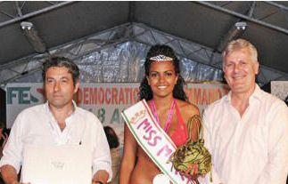 La premiazione della vincitrice del concorso 