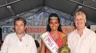 La premiazione della vincitrice del concorso