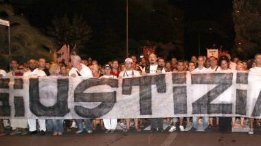 Uno striscione di protesta
