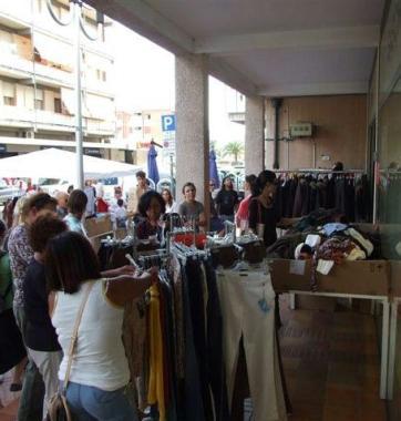 Shopping nei negozi della Calata 