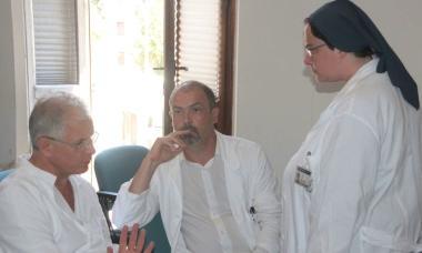 <b>Tre specialisti. </b>Da sinistra, Camaiti (Medicina), Sani (Malattie infettive) e Galli (Hospice) 