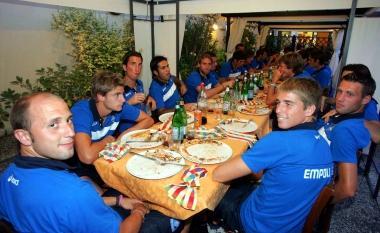 Tradizionale pizza "portafortuna" per l'Empoli. Aglietti e i suoi, infatti, giovedì sera ...