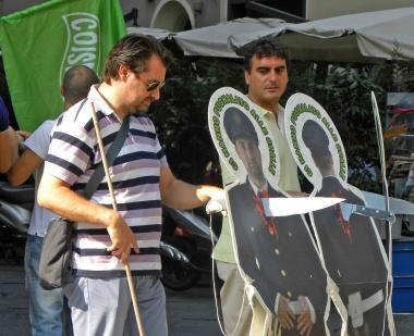 Poliziotti in piazza contro i tagli