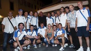 Giocatori, tecnici e staff della Misericordia con Pratelli