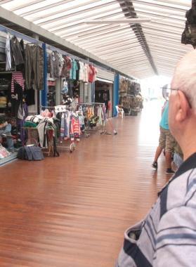 Il mercatino americano nei pressi della stazione marittima 