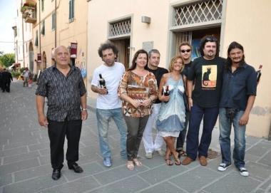 I musicisti con lassessore e Scalzini 
