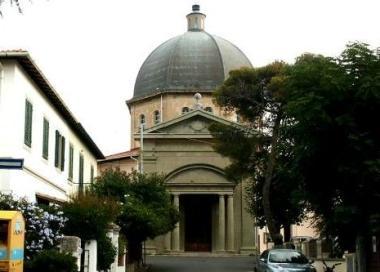 Castiglioncello: la chiesa a Portovecchio 