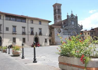 «In piazza Duomo 32 auto Paletti inutili, caro Borchi»
