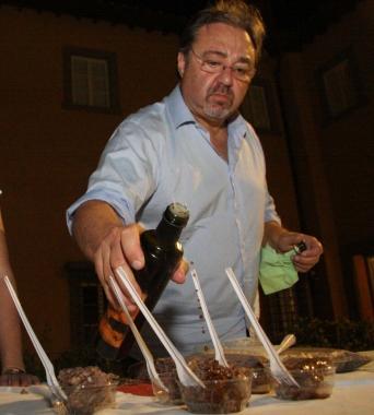 Barontini prepara la carne 