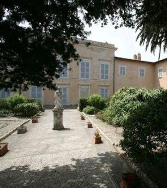 I giardini della villa dei Mulini a Portoferraio ospiteranno la serata dedicata a Charlotte Bonaparte    