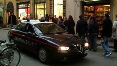 Due giovani accoltellano uno studente di 16 anni