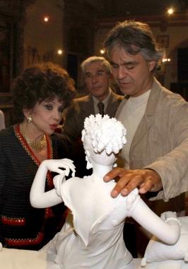 La Lollo e Bocelli a Pietrasanta